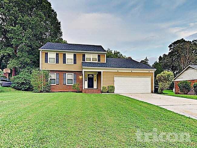 Foto del edificio - 6311 Coach Hill Ln