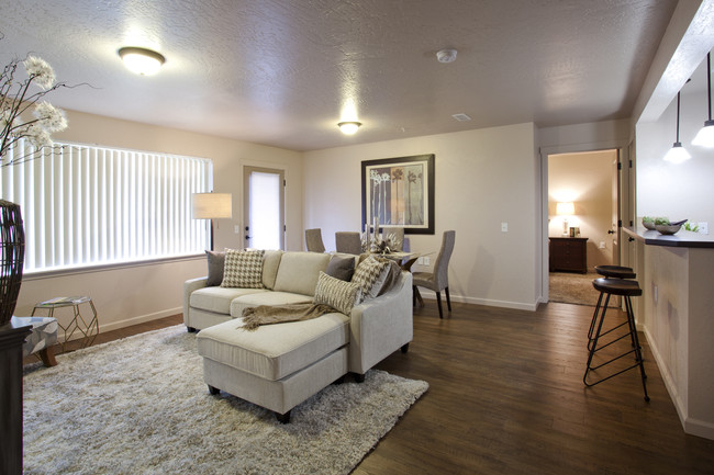 Living Room - The Residence at River Run