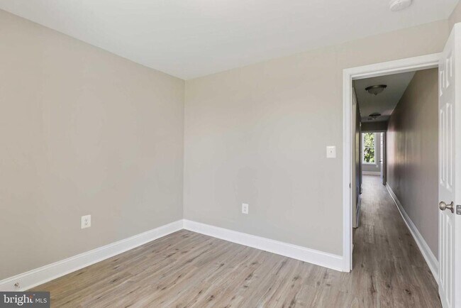 Foto del edificio - 1508 N Montford Ave