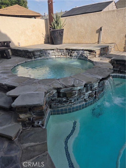 Foto del edificio - 7704 Lotus Cir