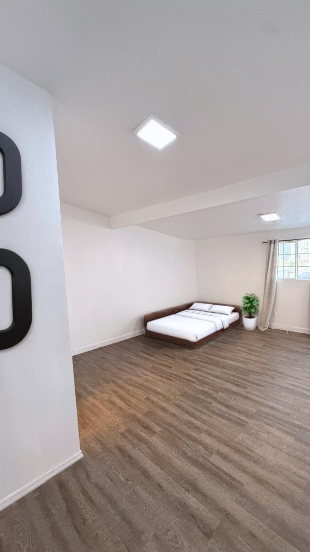 Foto del edificio - 1030 E Concourse St