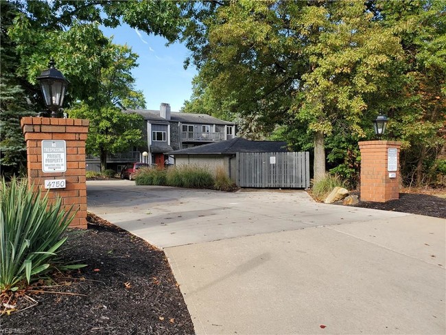 Building Photo - 4750 Oak Point Rd
