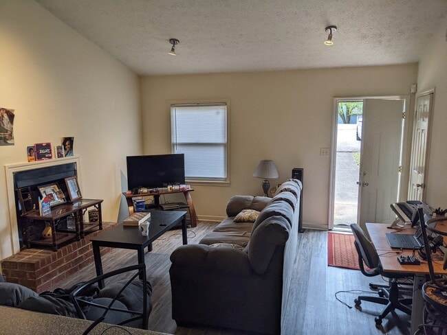 Foto del edificio - 845/847 Mitchell Bridge Road Duplex