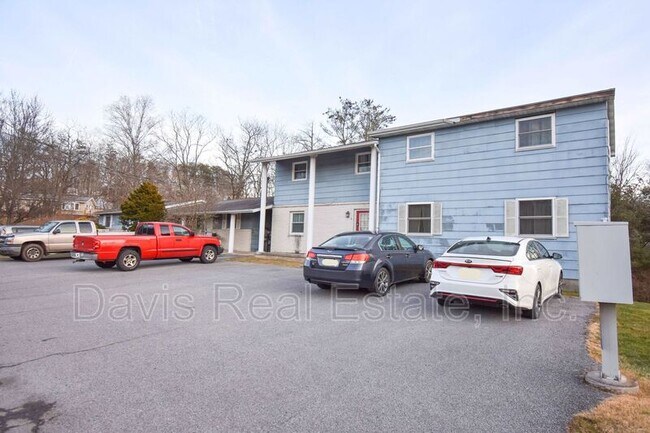 Foto del edificio - 75 Cider Press Rd