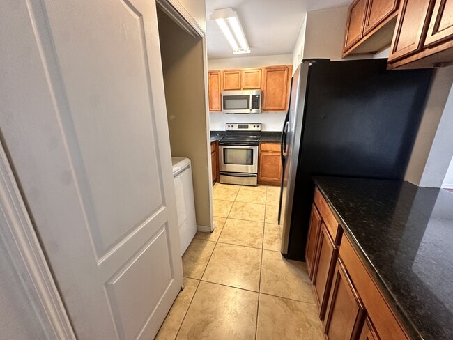 Building Photo - 4202 Pershing Pointe Pl
