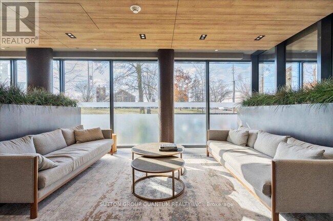 Photo du bâtiment - 21 Park St E