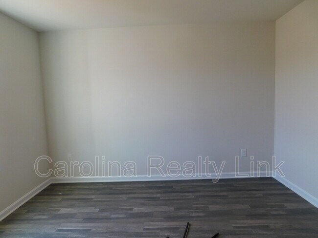 Foto del edificio - 252 Wadsworth Rd