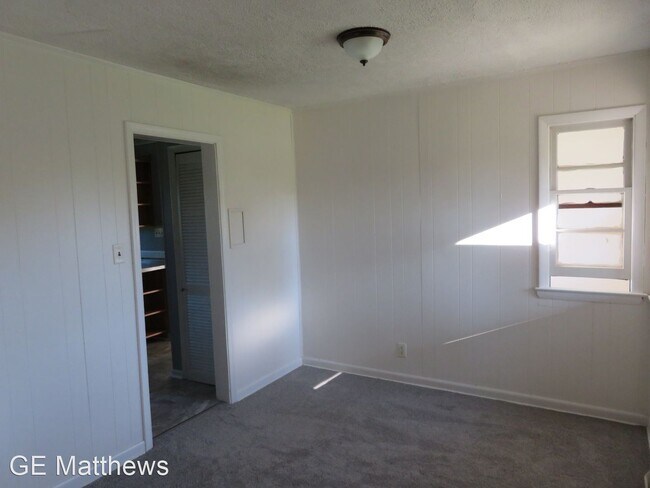 Building Photo - 3 br, 2 bath House - 11416 Quaker Road