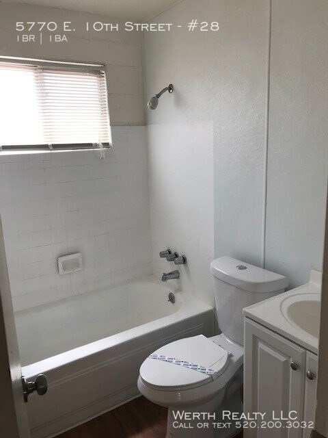 Foto del edificio - 5770 E 10th St