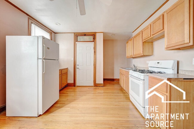 Foto del edificio - 2618 N Kildare Ave