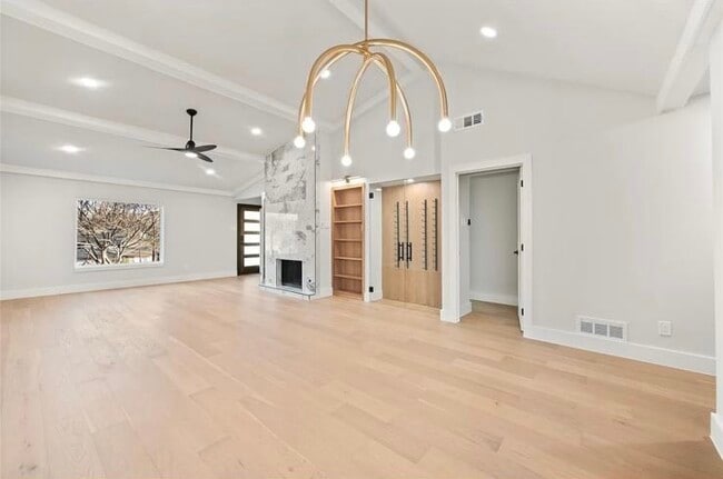 Building Photo - 7639 Royal Ln