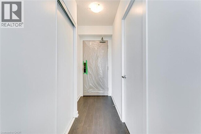 Photo du bâtiment - 3210 Dakota Cmn