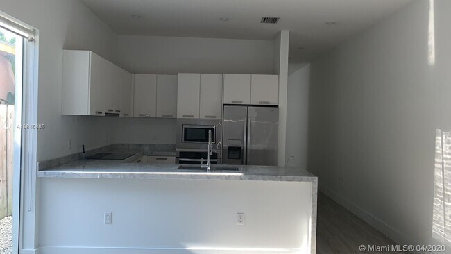 Foto del edificio - 3534 SW 25th Ter