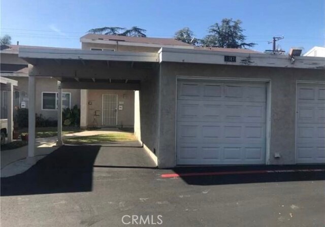 Foto del edificio - 1387 N Elderberry Ave