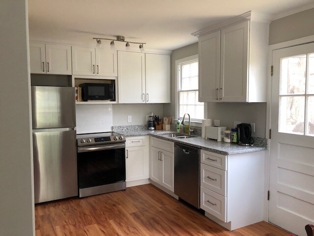 Kitchen - 3412 Keswick Dr
