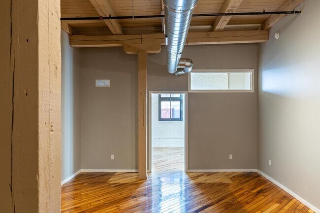 Building Photo - 116 N 4th St