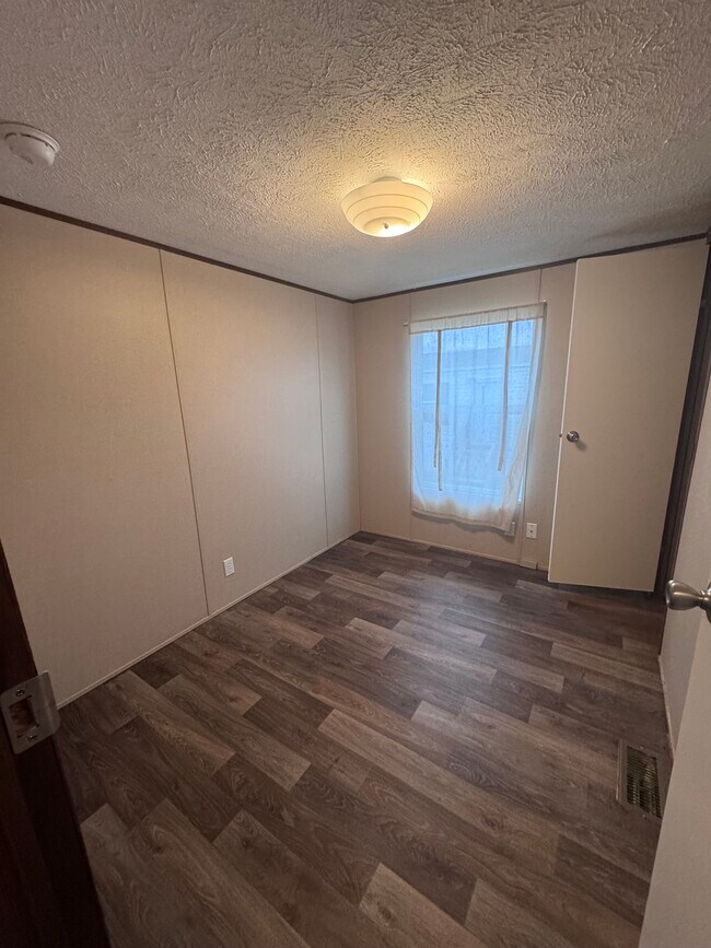 Foto del edificio - 138 Loyalty Ln