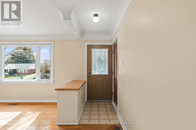 Photo du bâtiment - 20 Cadillac Dr