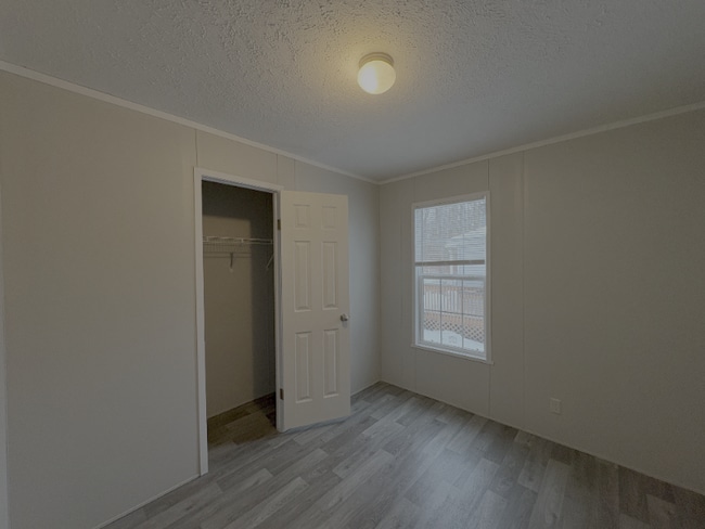 Building Photo - 237 Laurel Leah