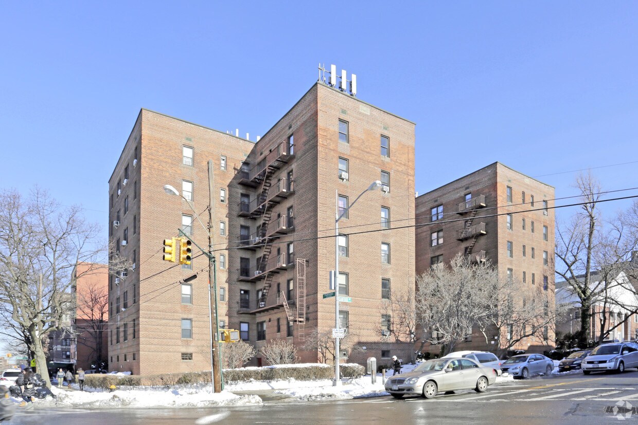 14407 Sanford Ave, Flushing, NY 11355 Apartments in Flushing, NY