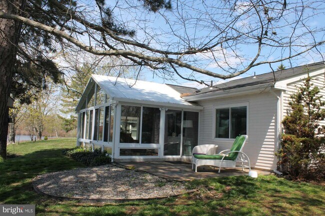 Building Photo - 42 Chatham Pl