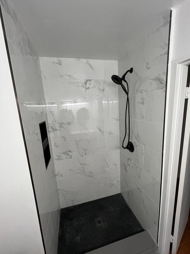 Foto del edificio - 246 Fir Tree Ct