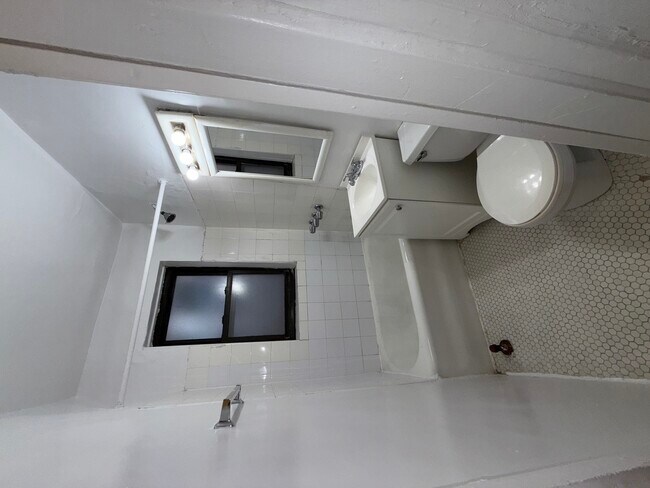 Foto del edificio - 644 W Wrightwood Ave