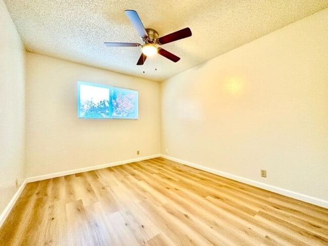 Interior Photo - **Pre-Leasing For Summer 2025** Newly Remo...
