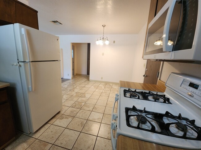 Foto del edificio - 615 Cowles Ave