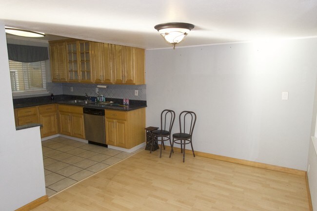 Foto del edificio - 730 Monica Ln