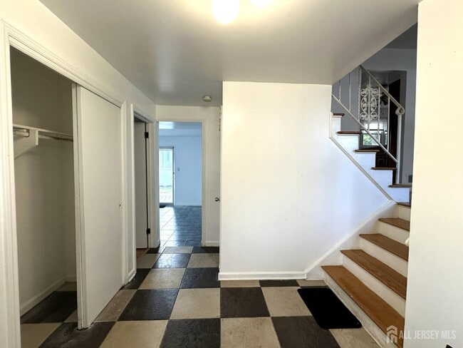 Building Photo - 7 Timothy Ct