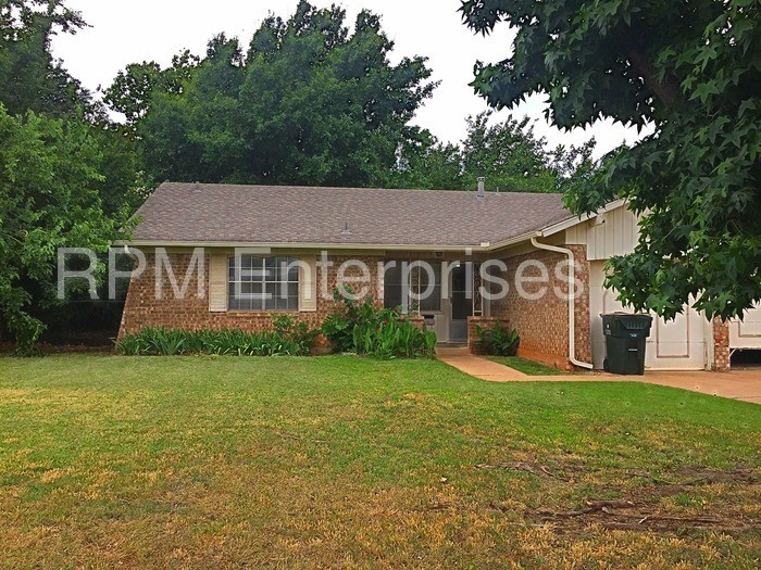 Primary Photo - 3 Bedroom Home Section 8 OK!