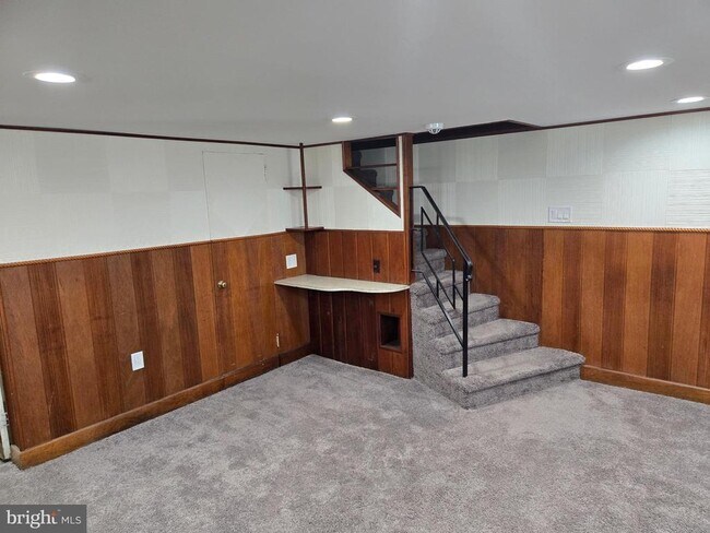 Building Photo - 6500 Bradford Terrace