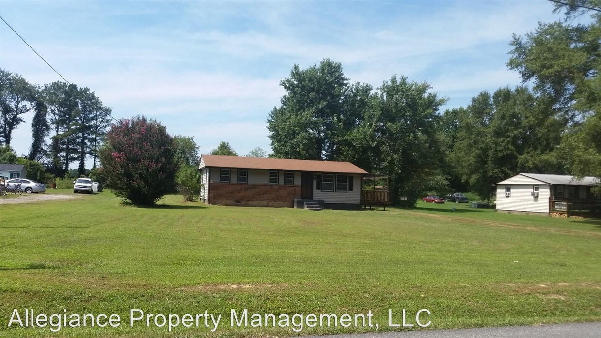 Primary Photo - 7808 Airport Rd