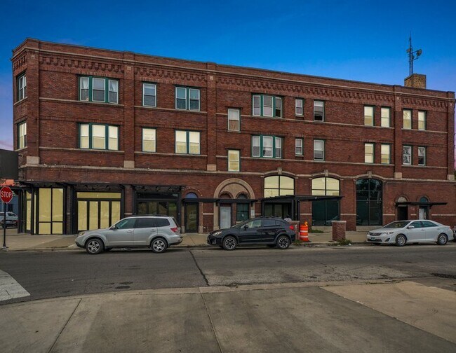 Foto del edificio - 3420 W Grace St