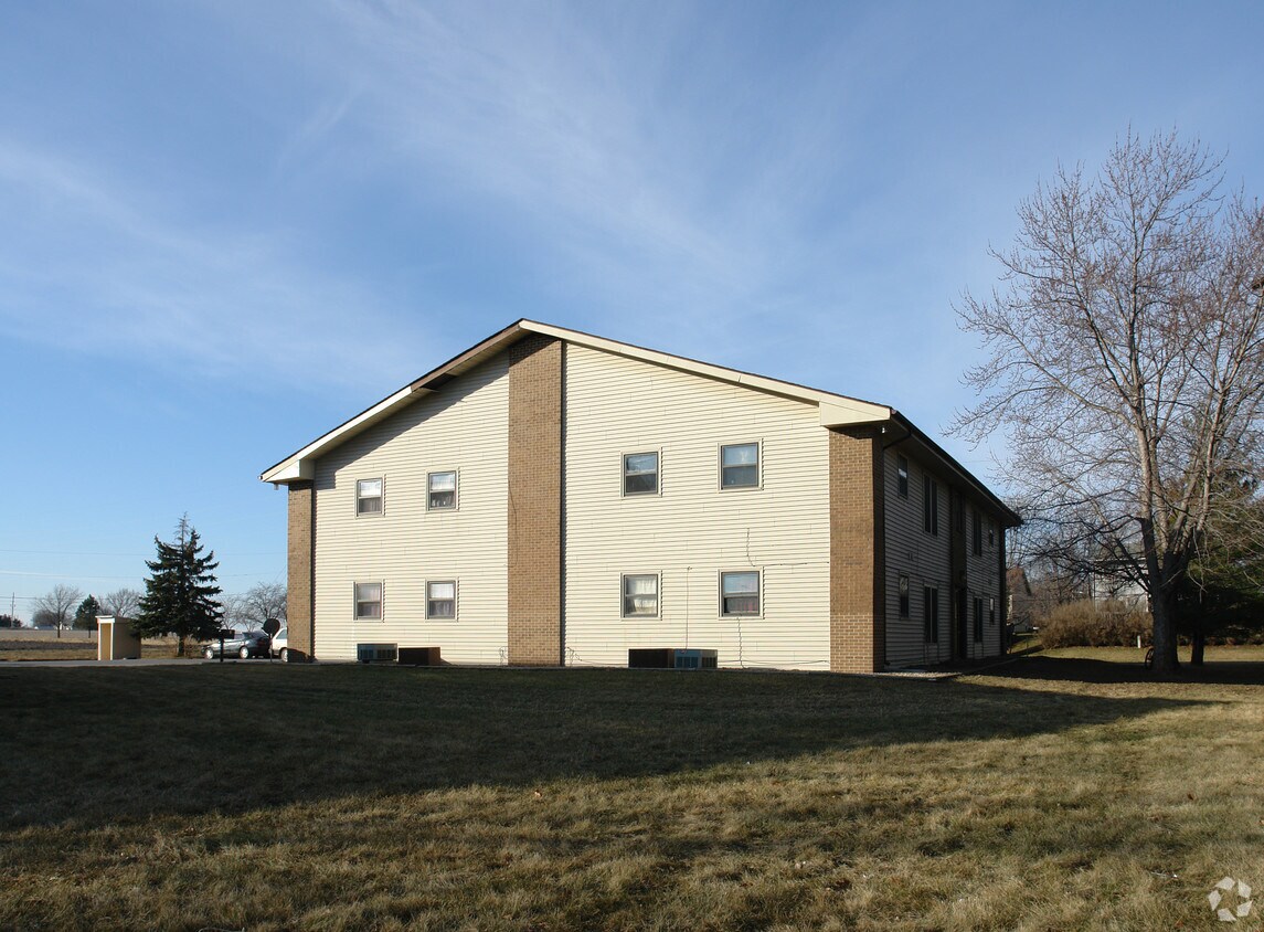 Building Photo - 710 Iowa St