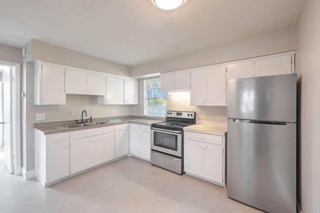 Foto del edificio - 3147 Naylor Ter