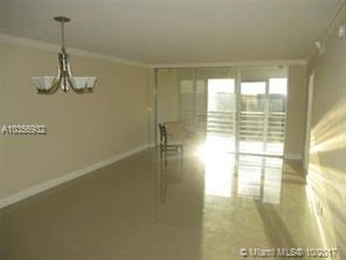 Foto del edificio - 605 Oaks Dr