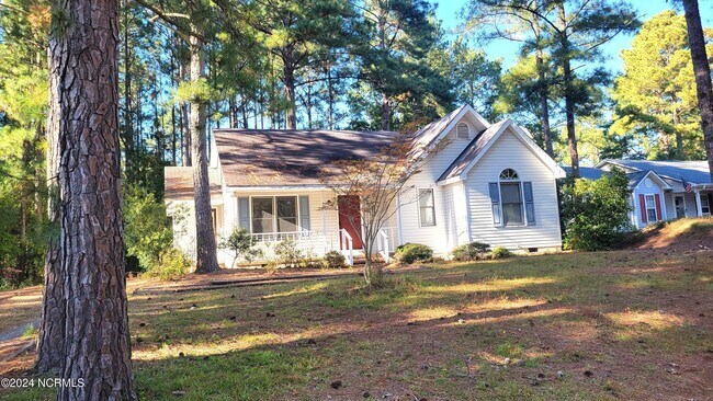 Building Photo - 45 Sandhills Cir