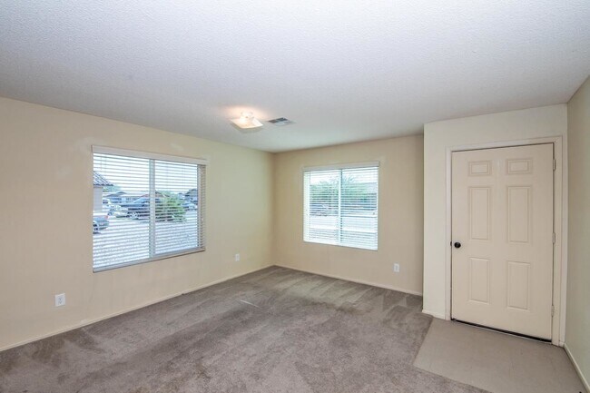 Foto del edificio - 3567 S Benson Ave