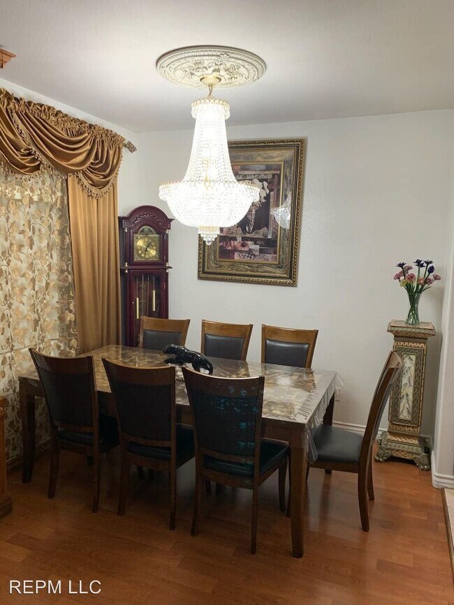 Foto del edificio - 3 br, 2 bath House - 3301 West Colton Ave.