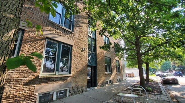 Building Photo - 2611 W George St