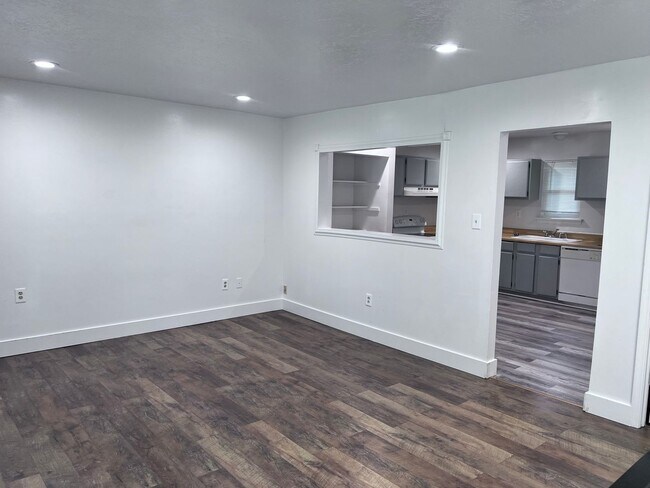 Building Photo - 3728 Chula Vista Drive