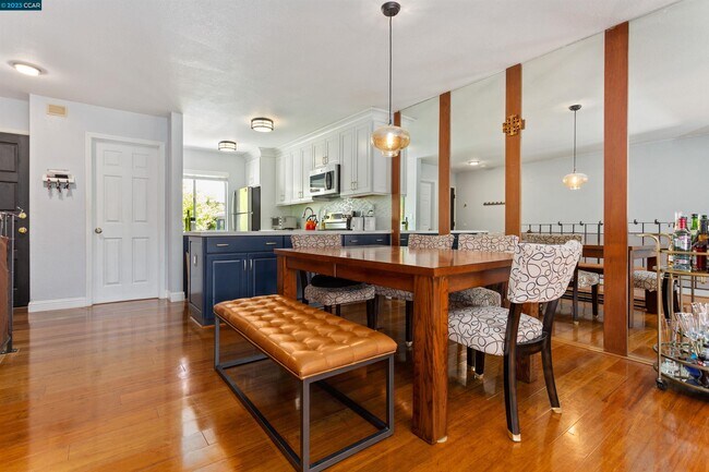 Building Photo - 1944 Ascot Dr