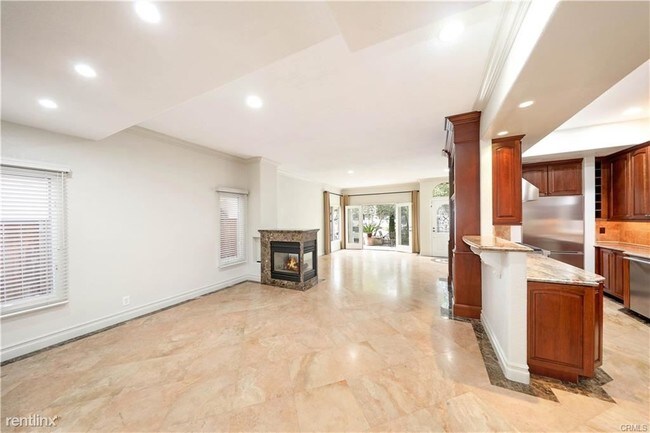 Building Photo - 3 br, 3 bath House - 414 Acacia Ave