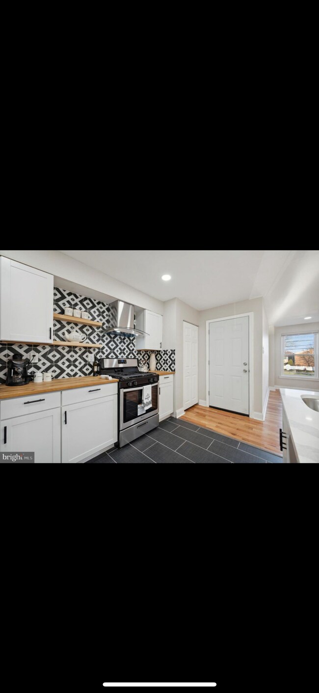 Building Photo - 2626 Island Ave