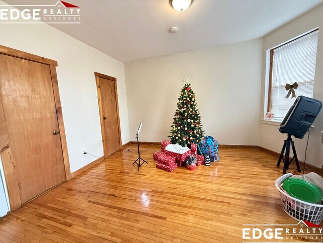 Foto del edificio - 160 Strathmore Rd