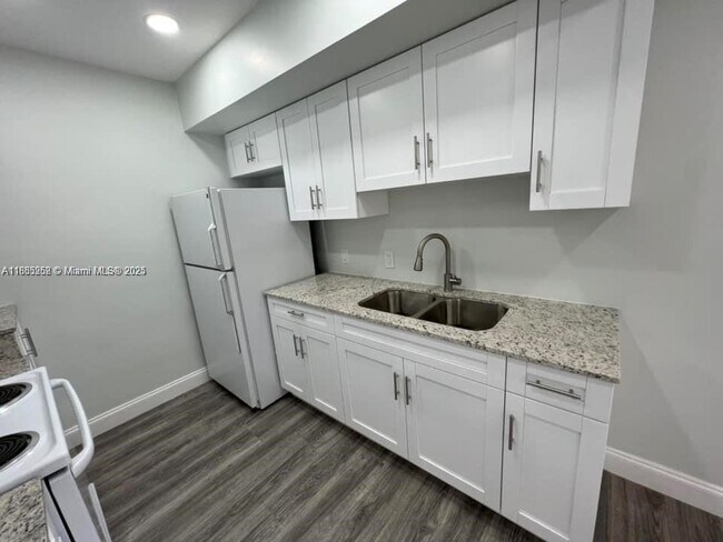 Foto del edificio - 245 NE 191st St