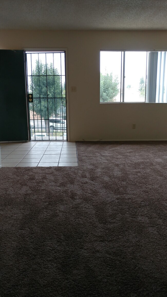 Building Photo - 3107 E 18th St