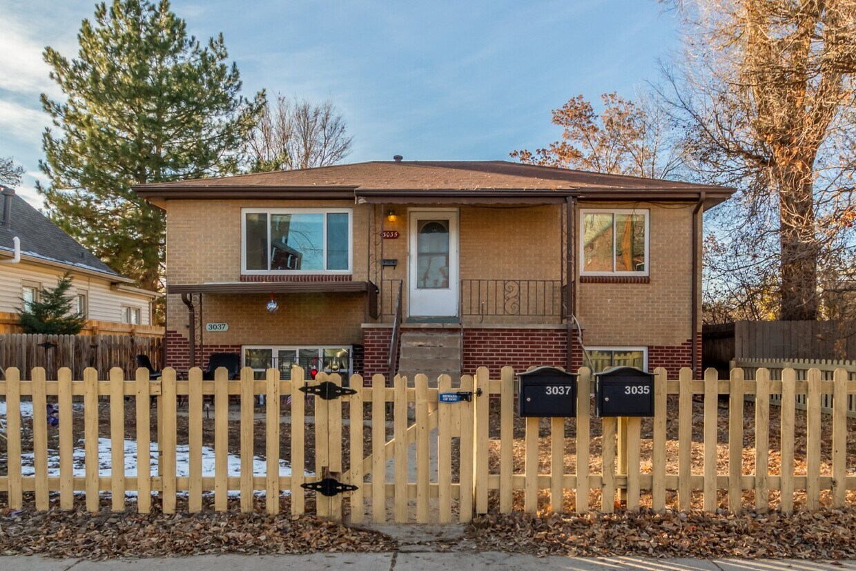 Charming Upper Unit Duplex in the Heart of... - Charming Upper Unit Duplex in the Heart of...